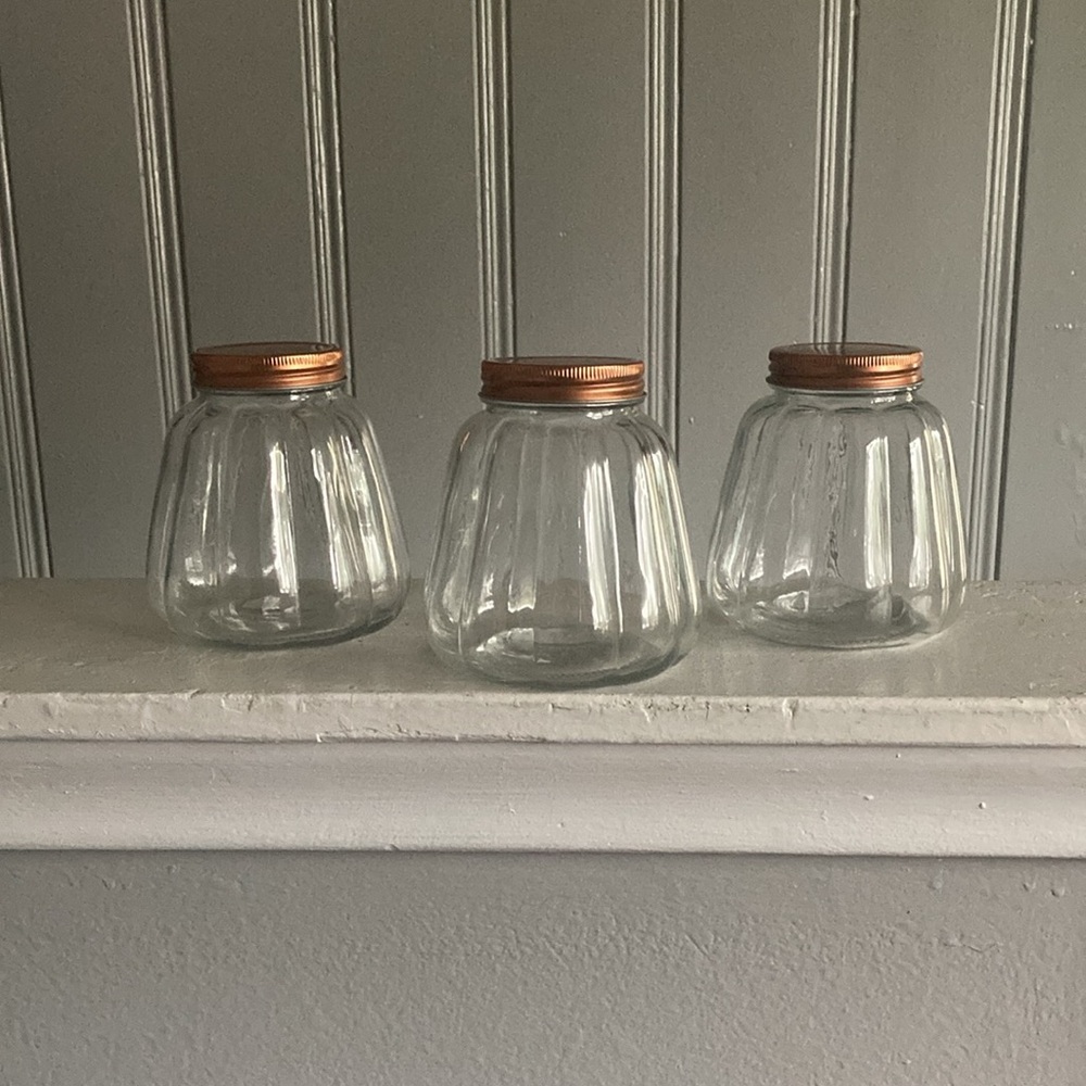 NWT- Set of 3- Beautiful Clear Glass Pumpkin Shaped Jars w/ Copper Lids